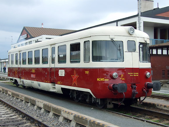 820